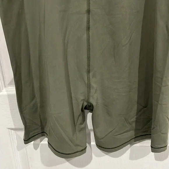 Vuori all the feels onesie - Picture 9 of 10